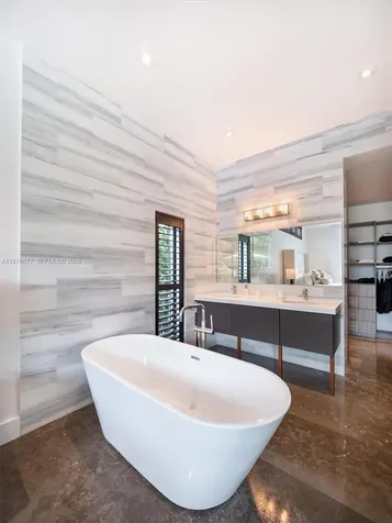1540 Cleveland Road Miami Beach FL 33141