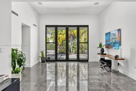 1540 Cleveland Road Miami Beach FL 33141