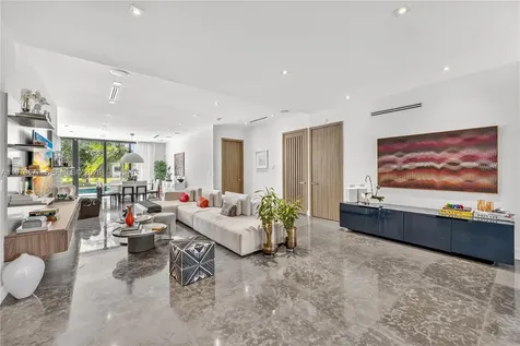 1540 Cleveland Road Miami Beach FL 33141
