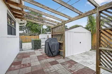 5260 Redwood Court Plantation FL 33317