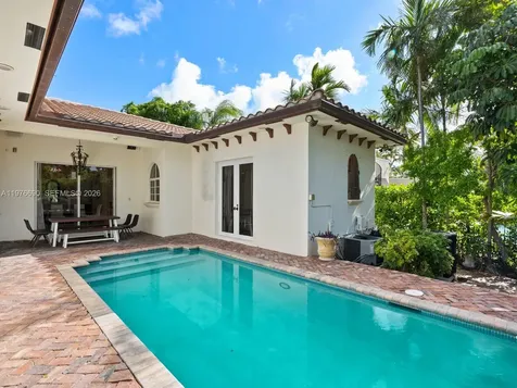 1223 Jackson Street Hollywood FL 33019