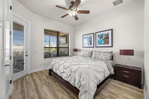 5205 Tamiami Court Cape Coral FL 33904