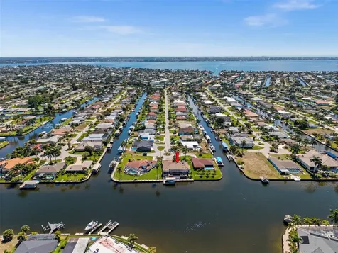 5205 Tamiami Court Cape Coral FL 33904