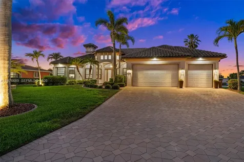 5205 Tamiami Court Cape Coral FL 33904