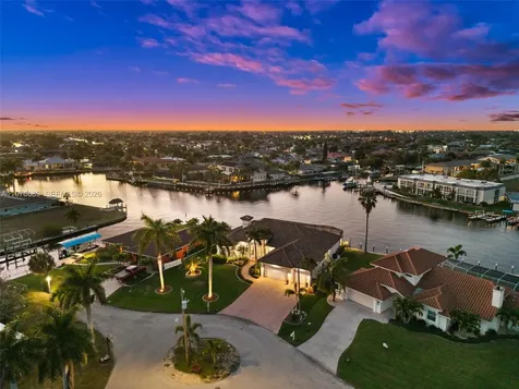 5205 Tamiami Court Cape Coral FL 33904