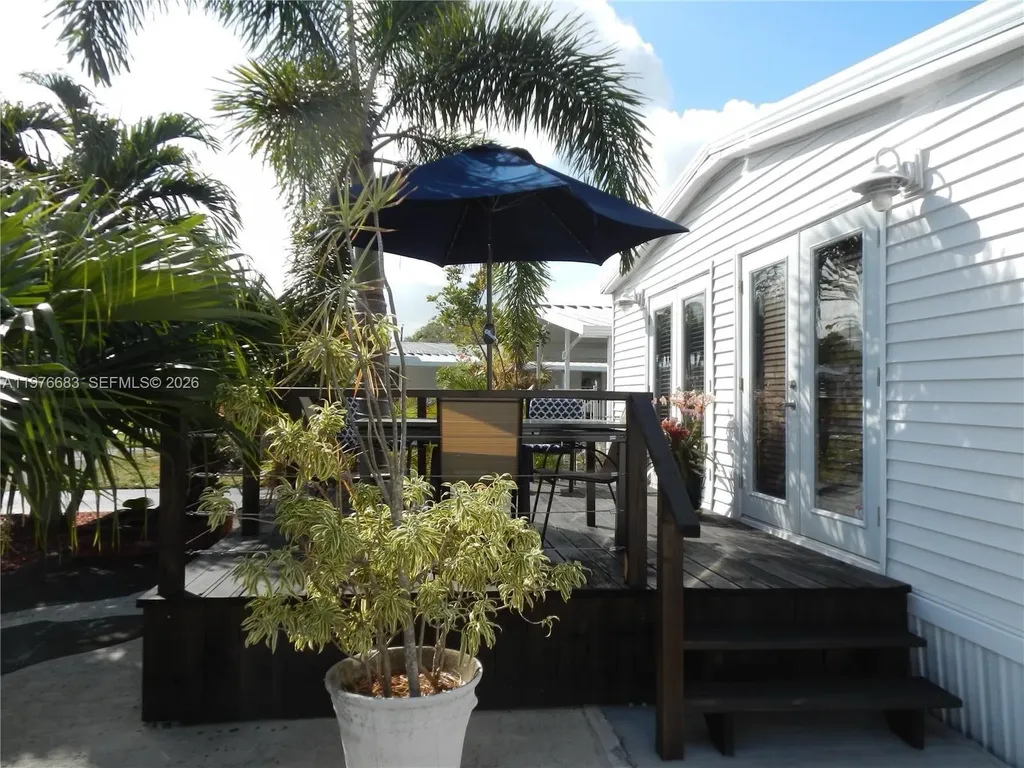 2461 SW 50th Street Dania Beach FL 33312