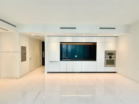 300 Biscayne Boulevard Way Miami FL 33131