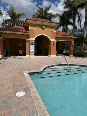 822 SW 143rd Terrace Pembroke Pines FL 33027