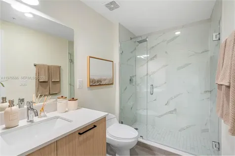 16395 Biscayne Boulevard North Miami Beach FL 33160