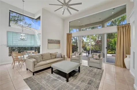 2719 Pinehurst Weston FL 33332