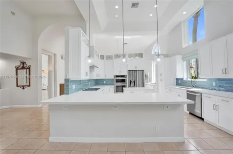 2719 Pinehurst Weston FL 33332