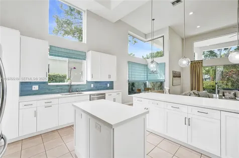 2719 Pinehurst Weston FL 33332