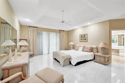 2719 Pinehurst Weston FL 33332