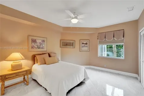 2719 Pinehurst Weston FL 33332