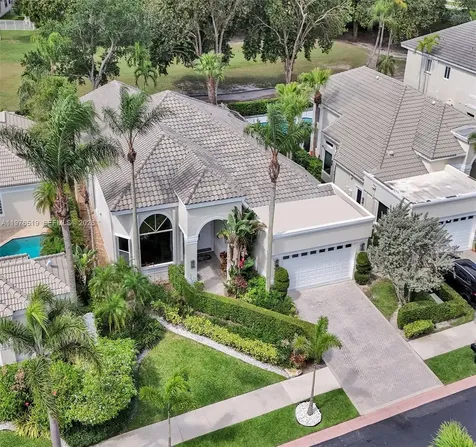 2719 Pinehurst Weston FL 33332