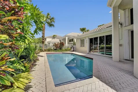 2719 Pinehurst Weston FL 33332
