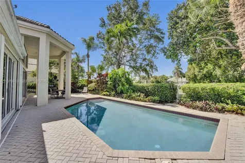 2719 Pinehurst Weston FL 33332