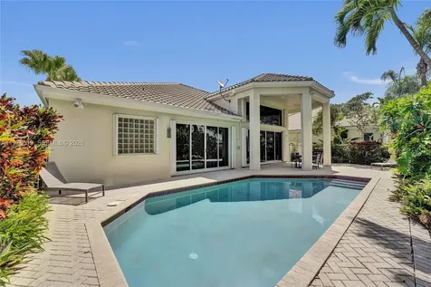 2719 Pinehurst Weston FL 33332
