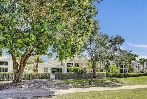 2719 Pinehurst Weston FL 33332