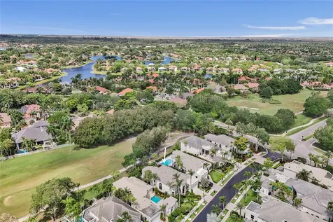 2719 Pinehurst Weston FL 33332