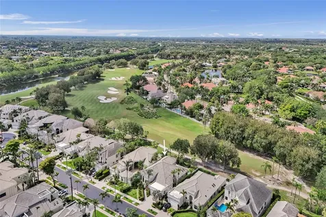 2719 Pinehurst Weston FL 33332