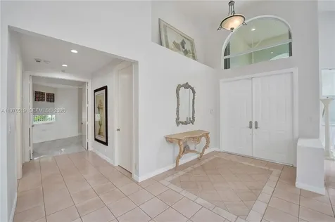 2719 Pinehurst Weston FL 33332