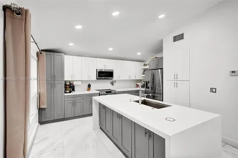 2001 N 22nd Avenue Hollywood FL 33020