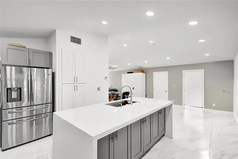 2001 N 22nd Avenue Hollywood FL 33020