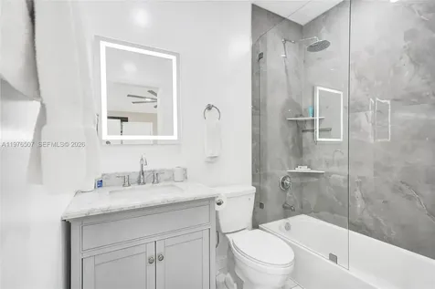 2001 N 22nd Avenue Hollywood FL 33020