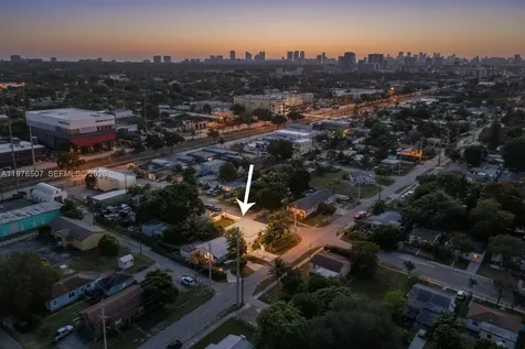 2001 N 22nd Avenue Hollywood FL 33020