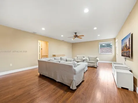 1104 NW 139th Avenue Pembroke Pines FL 33028