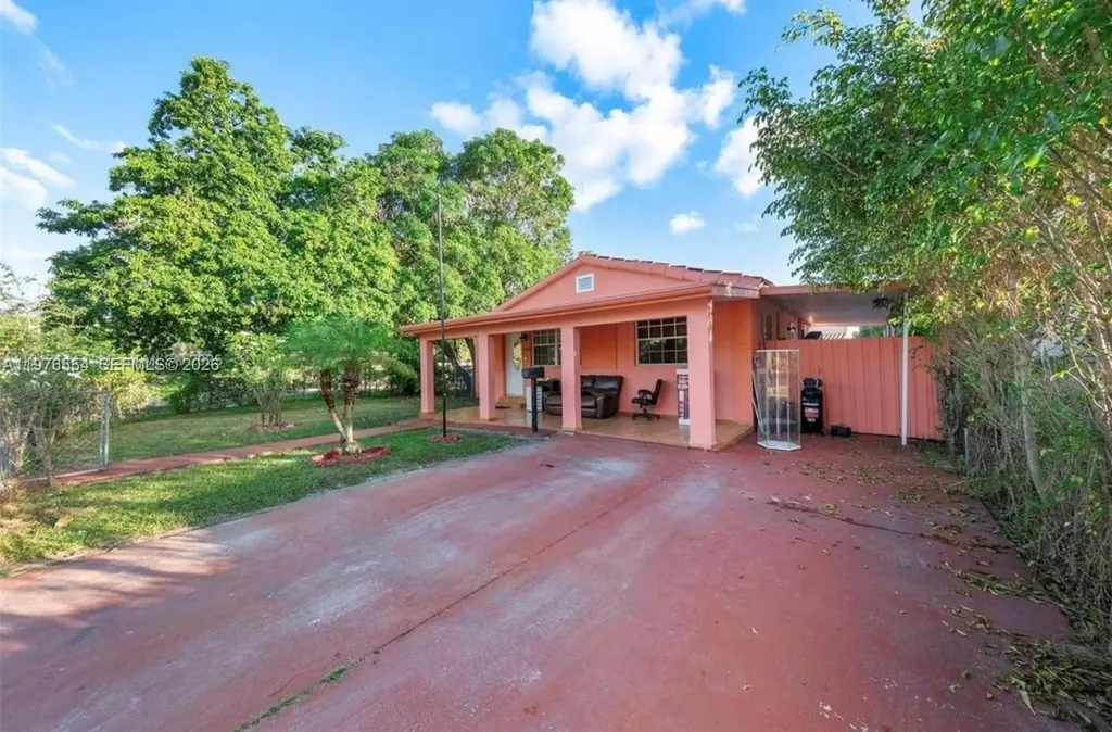 5300 SW 6th Street Miami FL 33134