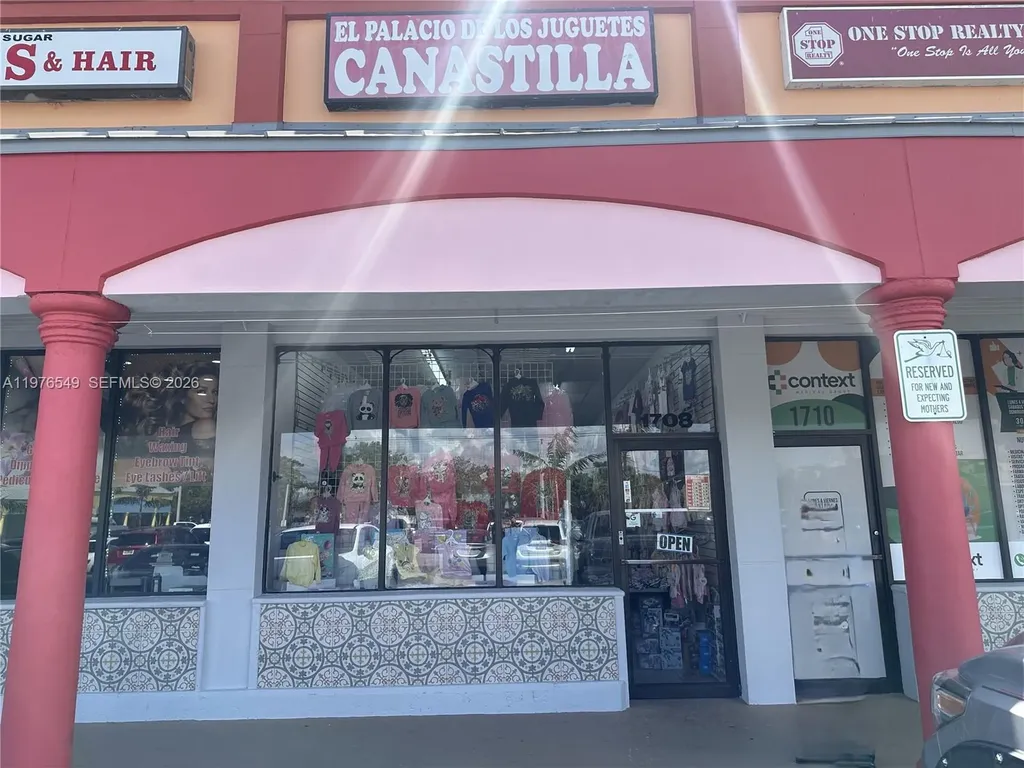 1708 W 68 Street Hialeah FL 33014