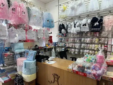 1708 W 68 Street Hialeah FL 33014