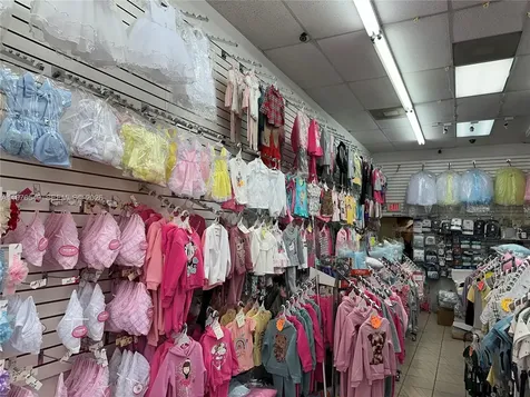 1708 W 68 Street Hialeah FL 33014