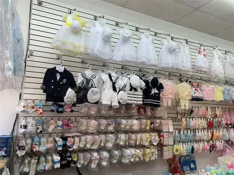 1708 W 68 Street Hialeah FL 33014