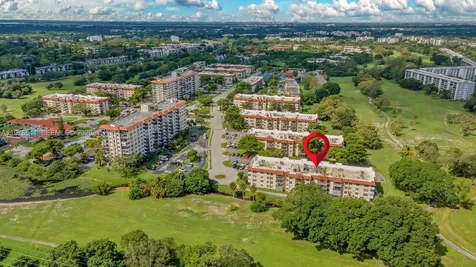4166 Inverrary Drive Lauderhill FL 33319