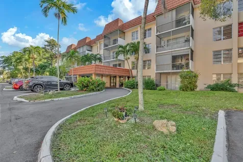 4166 Inverrary Drive Lauderhill FL 33319