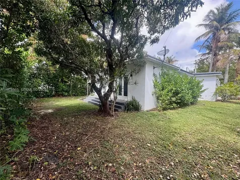 100 SW 30th Road Miami FL 33129
