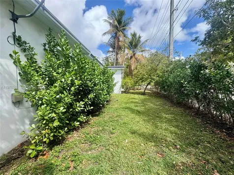 100 SW 30th Road Miami FL 33129