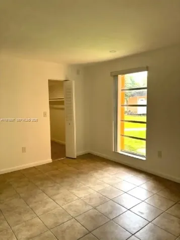 9493 SW 76th Street Miami FL 33173