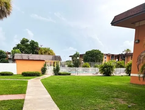 9493 SW 76th Street Miami FL 33173