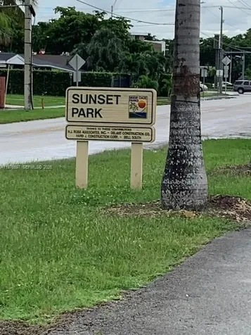 9493 SW 76th Street Miami FL 33173