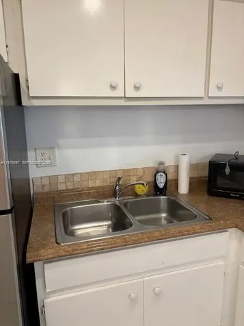 9493 SW 76th Street Miami FL 33173