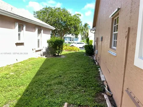 203 N Moccasin Trail N Jupiter FL 33458