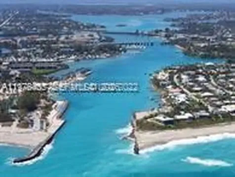 203 N Moccasin Trail N Jupiter FL 33458