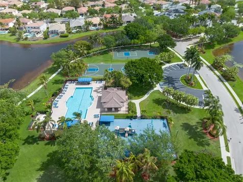 1008 Highland Meadows Drive Weston FL 33327
