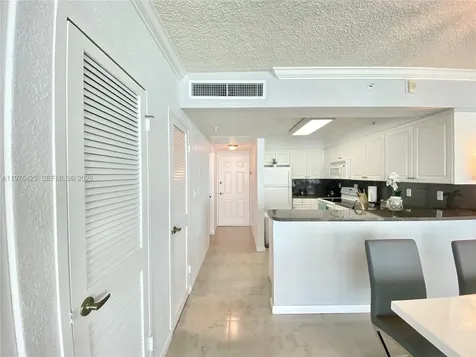 2501 S Ocean Drive Hollywood FL 33019