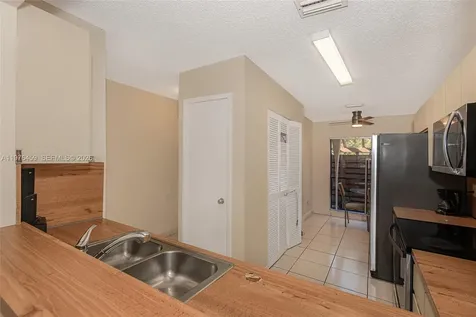 840 SW 120th Way Davie FL 33325