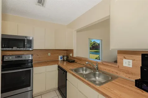 840 SW 120th Way Davie FL 33325